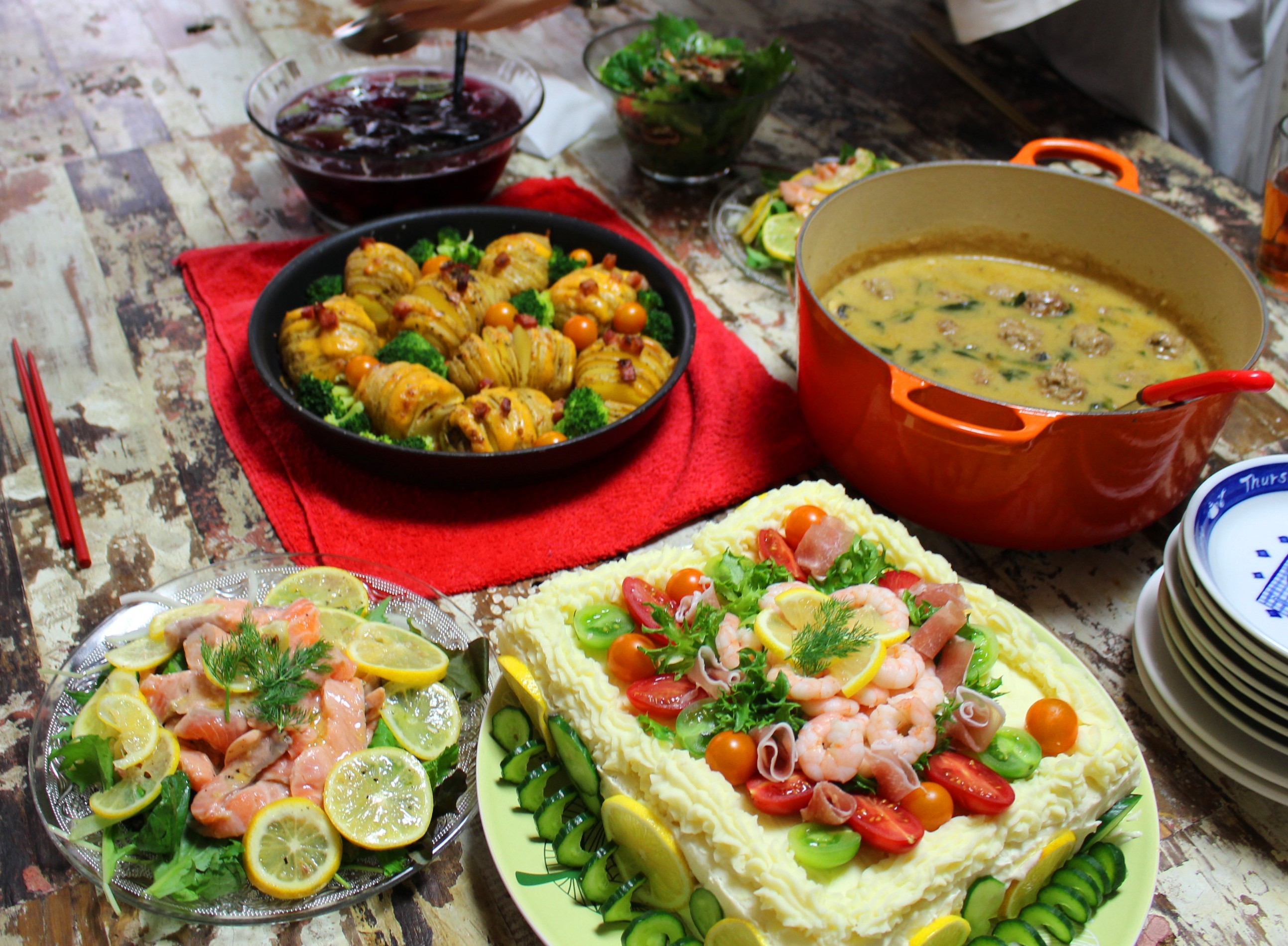 Yuuki さんの ハッセルバックポテトと北欧料理でパーティーメニュー作り