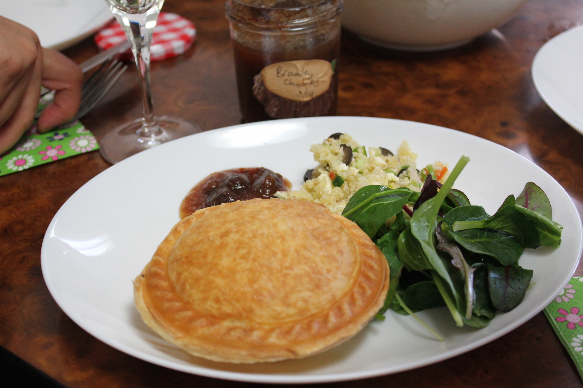 Ushka さんの ほっこり手作りお惣菜パイとアンザックビスケット♪