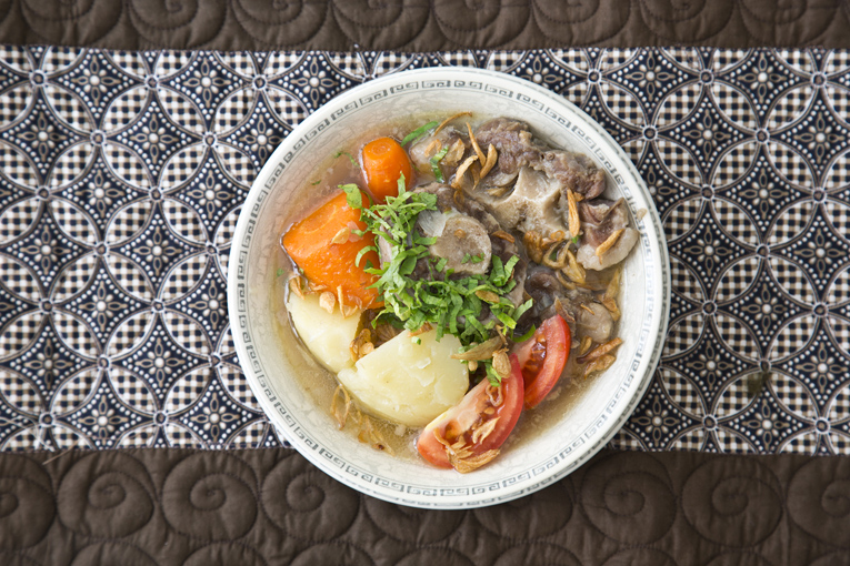 Hendri さんの 本格家庭料理ソプ・ブントゥット！