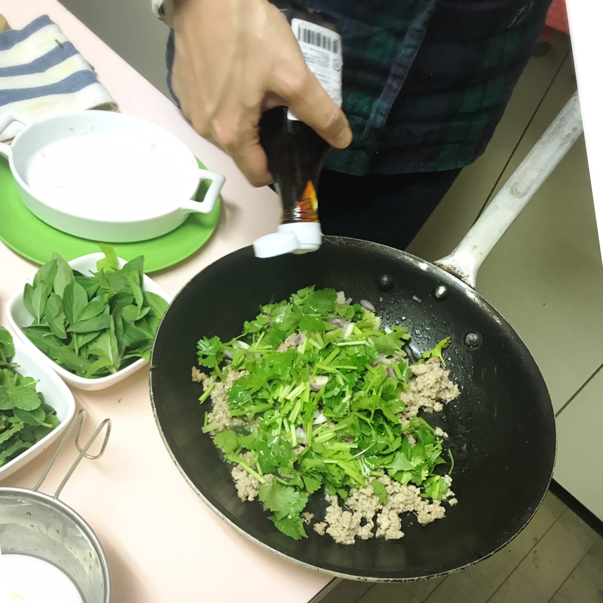 Momoko さんの グリーンカレー研究室！生タイハーブたっぷり！