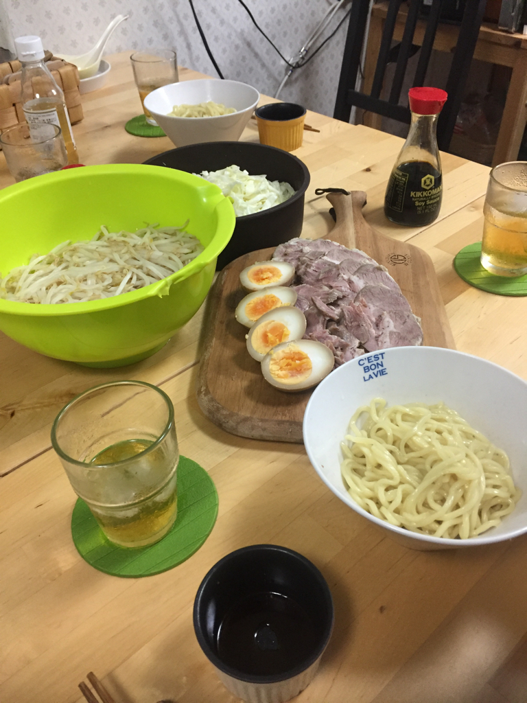 Yuni さんの ブルガリア料理でバラ祭りー新宿御苑ピクニック