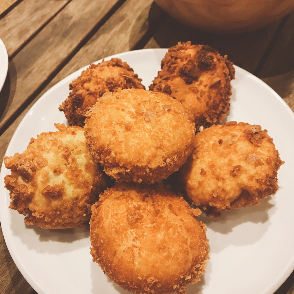 Naoko さんの 【手ごねパン教室】焼きたてもっちりベーグルで自分だけのベーグルサンド！