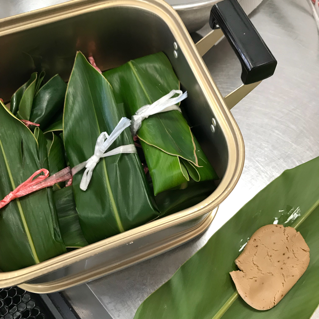 ゆんたくキッチン さんの お餅好き必食★ムーチー（鬼餅）を作って食べて、厄払いしませんか