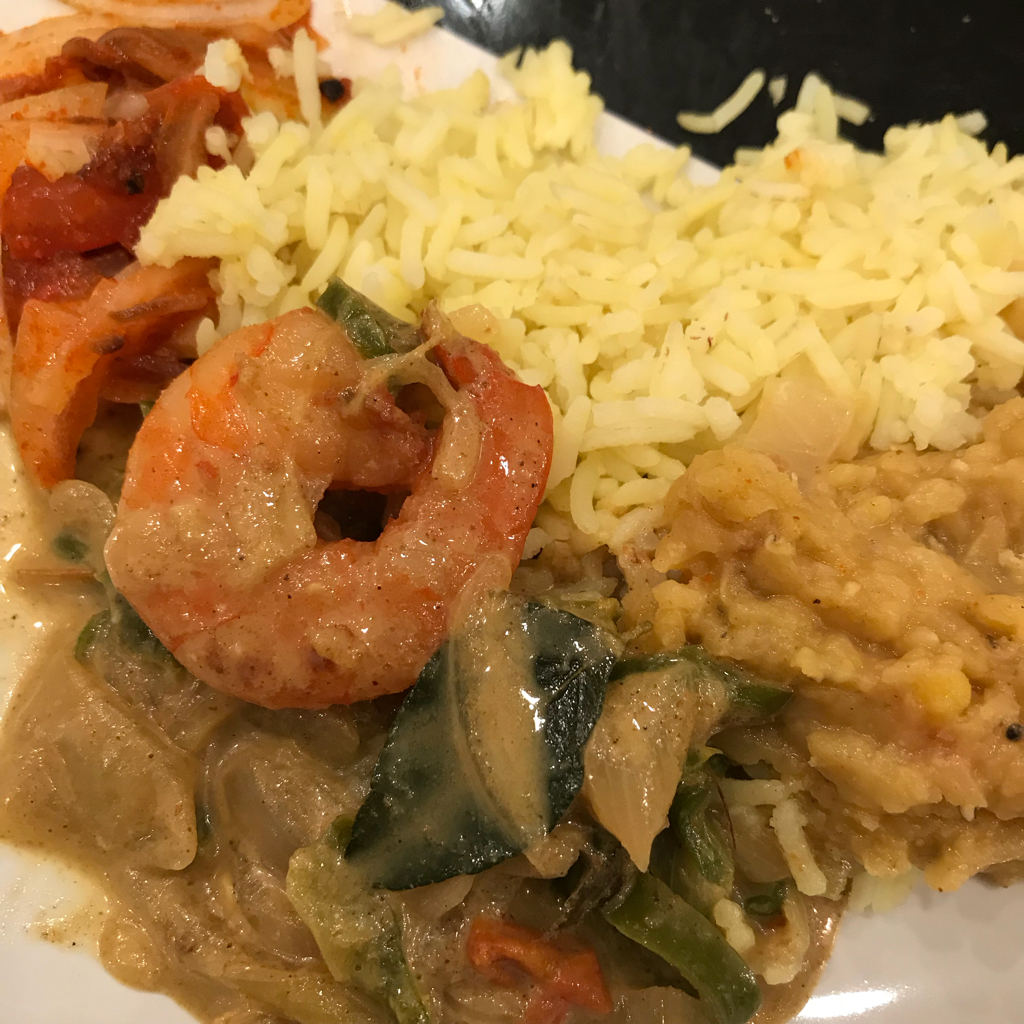 KitchHike User さんの スリ☆ナイト Vol18, チキンカレー/お野菜とお豆のカレー/パイナップルサラダ/イエローライス