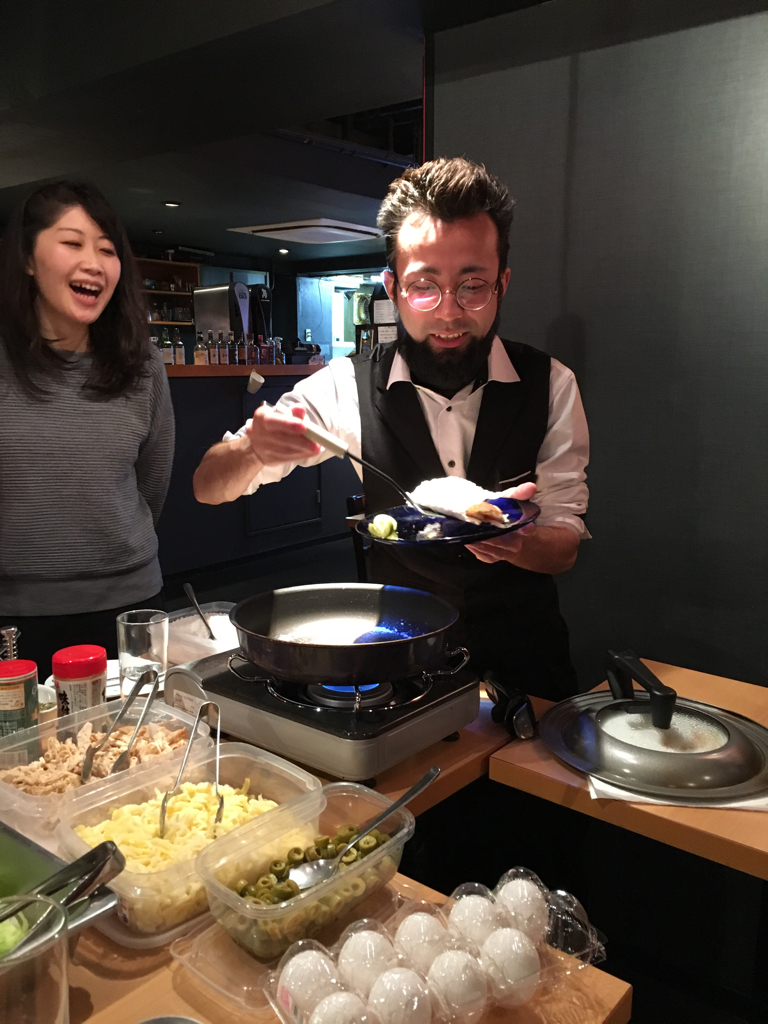 ヒル さんの 4人の人気COOK達による世界のカラフル料理！