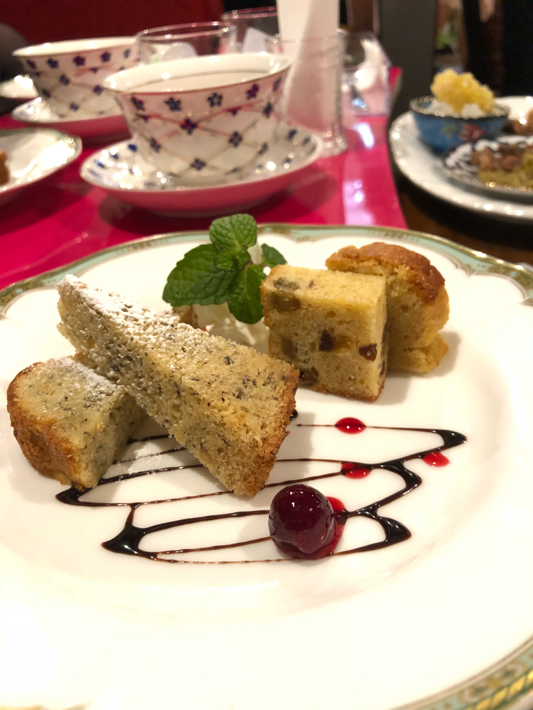 Shoko さんの トークイベント「中央アジアの炊き込みご飯“プロフ（ポロ）”について語る２時間」＠グリシェンカフェ【夜の部】