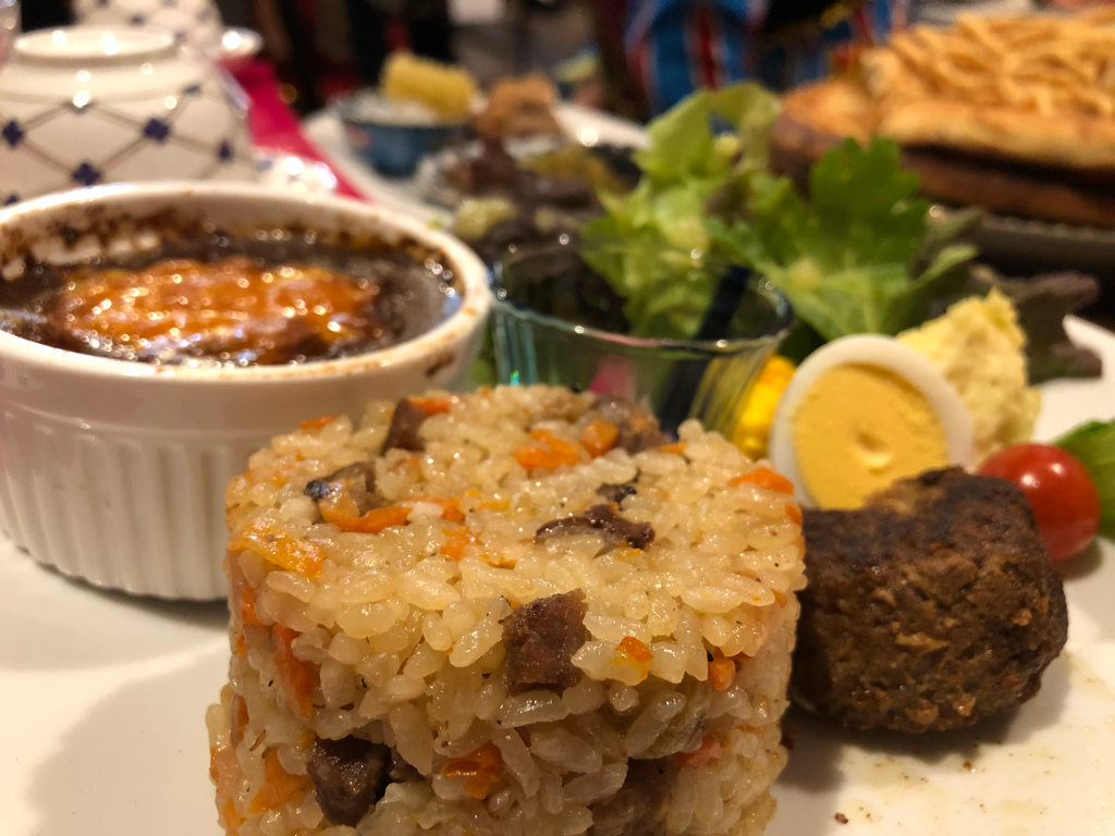Shoko さんの トークイベント「中央アジアの炊き込みご飯“プロフ（ポロ）”について語る２時間」＠グリシェンカフェ【夜の部】