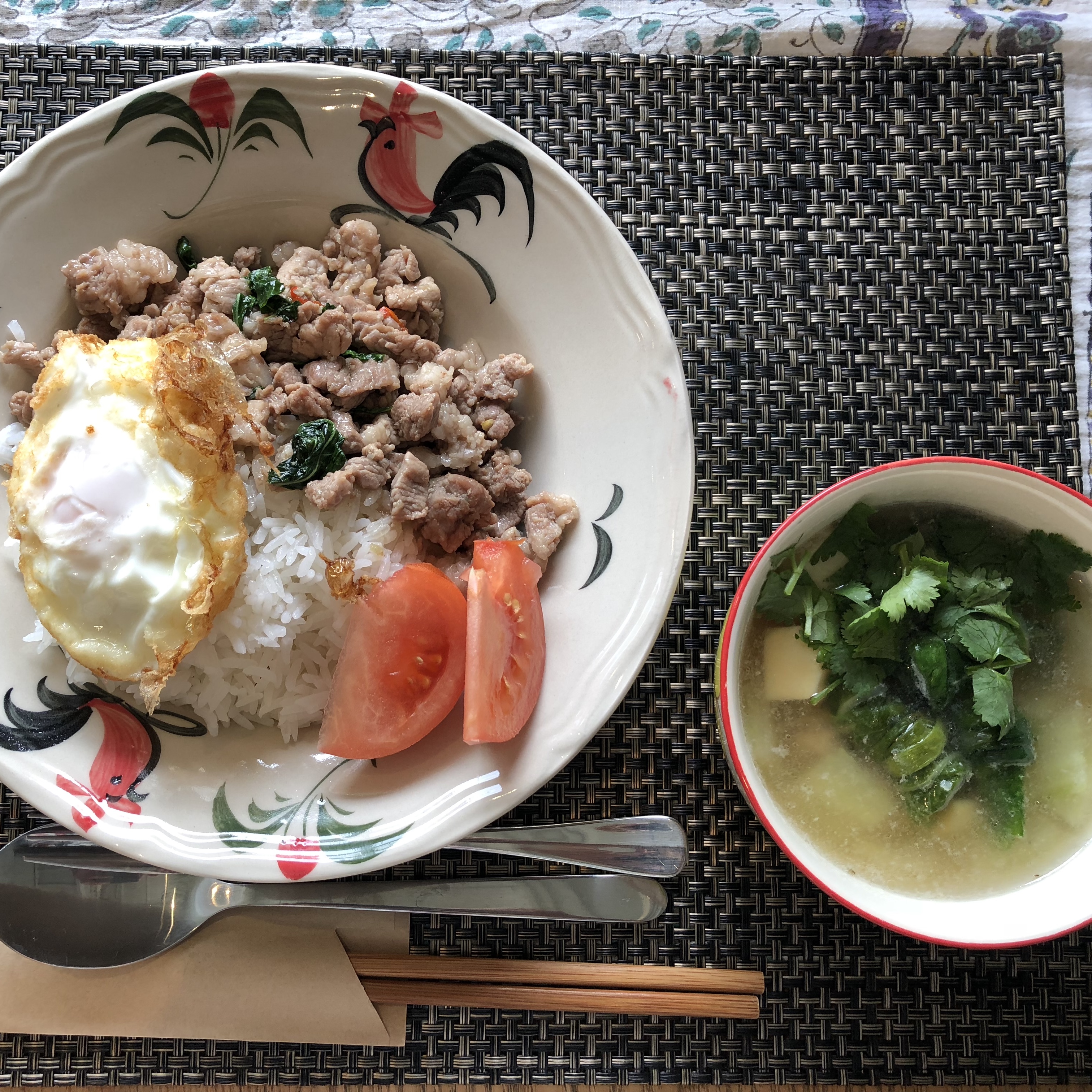 YUKIKO さんの タイ料理がわかる！作って味わえる！「鶏肉のガパオごはん」ほか