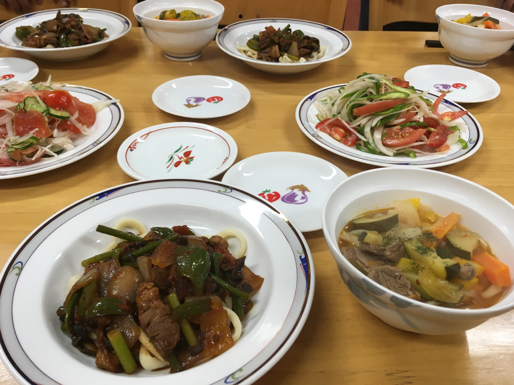 Kazuyo さんの おいしい中央アジア協会【ラグマン対決！】ウズベキスタンラグマンVSウイグルラグマン～夏野菜たっぷり！～