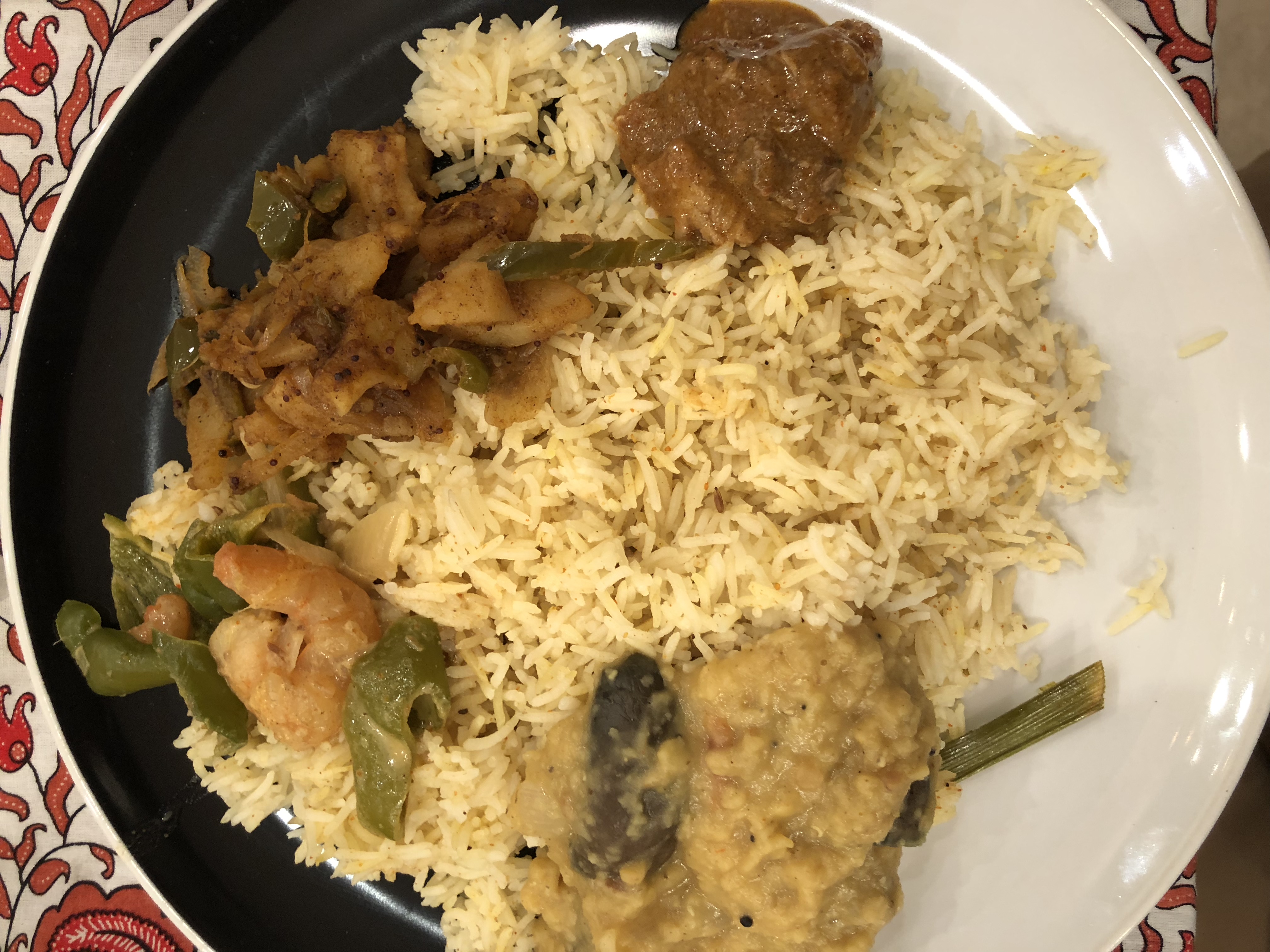 KitchHike User さんの スリ☆ナイト Vol18, チキンカレー/お野菜とお豆のカレー/パイナップルサラダ/イエローライス