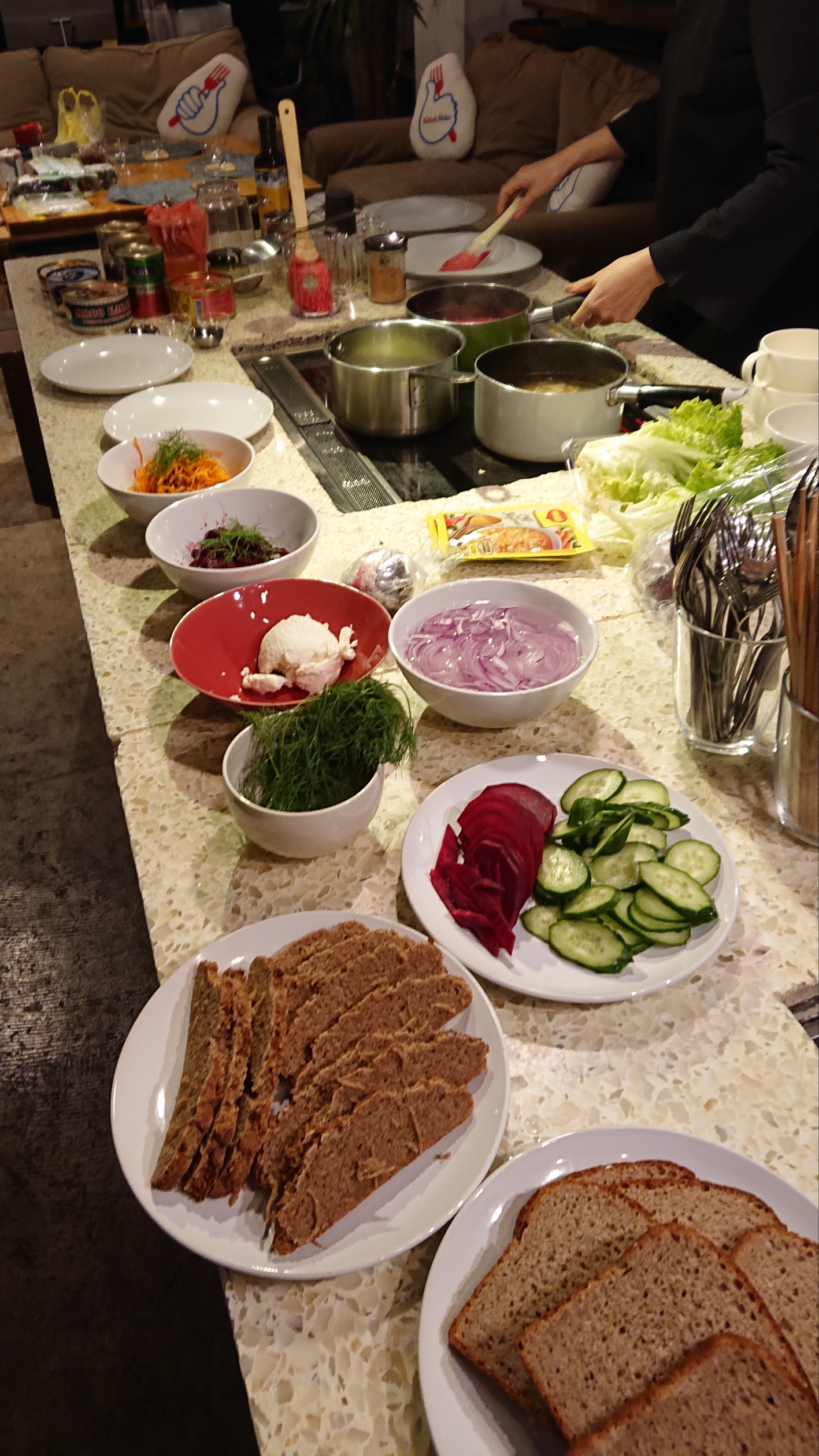 Maki さんの 旅するお茶会《台湾篇②》〜あまい蜜の香りの蜜香紅茶と台湾伝統菓子で、ほっこりした冬の夜を〜 