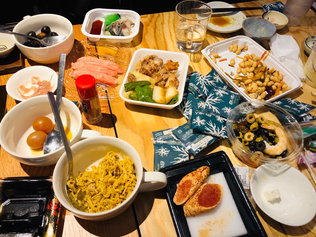 KURAND SAKE MARKET SHIBUYA さんの 【渋谷/当日予約OK！】地方の小さな酒蔵の日本酒100種類が飲み放題♪『KURAND SAKE MARKET SHIBUYA』でちょい飲みしよう！