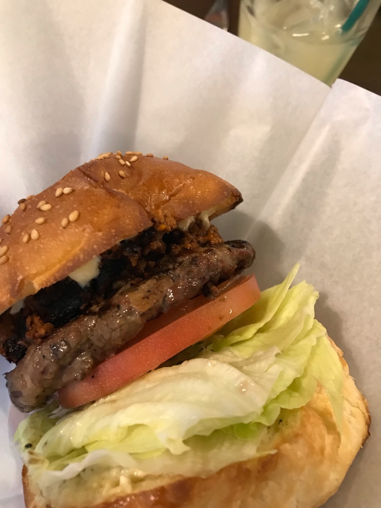 エーエス クラシックス ダイナー KOMAZAWA （AS CLASSICS DINER) さんの ハンバーガー「エーエス クラシックス ダイナー KOMAZAWA」で好きな料理を頼もう(¥1,000 ~ ¥1,999)