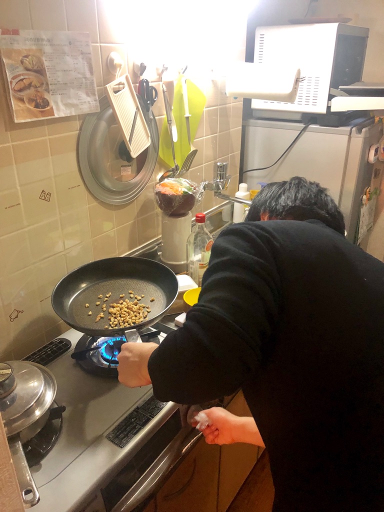 正伍 さんの 【Tayuと岩ちゃんの薬膳カレー🍛】大好き❤️カレーPop-Upデイ。とにかくカレー料理が大好きなCOOKとHIKERが集結😋 楽しいとおいしいはみんなで作る‼️朝から晩までいろんなPop-Upが連続で、まるごと1日みんなで楽しめるPop-Upデイ✨@上野キッチハイクキッチン