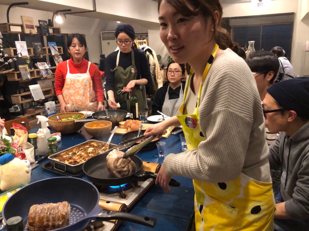 Fukuzawa さんの 生パスタを打ってみよう【Part2】ナポリの大きな筒型パスタ「パッケリ」魚介のラグーソースで！