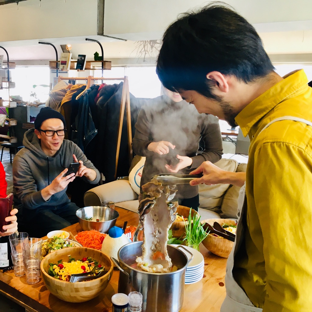 Shige さんの 【フィレンツェのストリートフード、ランプレドットを食べよう！withスージー】イタリアンが大好きなCOOKが集結😋 楽しいとおいしいはみんなで作る‼️ 朝から晩までいろんなPop-Upが連続で、まるごと1日みんなで楽しめるPop-Upデイ✨@上野キッチハイクキッチン