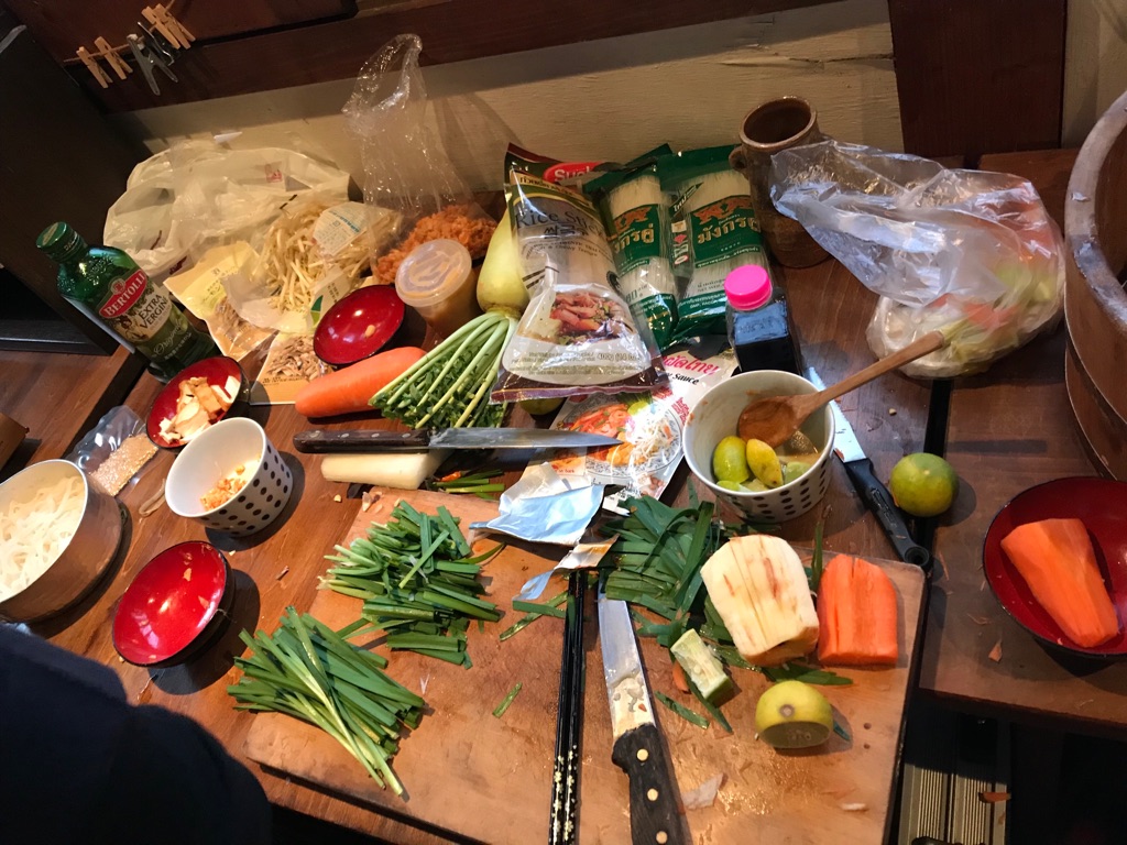 Junko さんの みんなで生春巻き　日タイフュージョンの夕べ　写真はお食後の材料