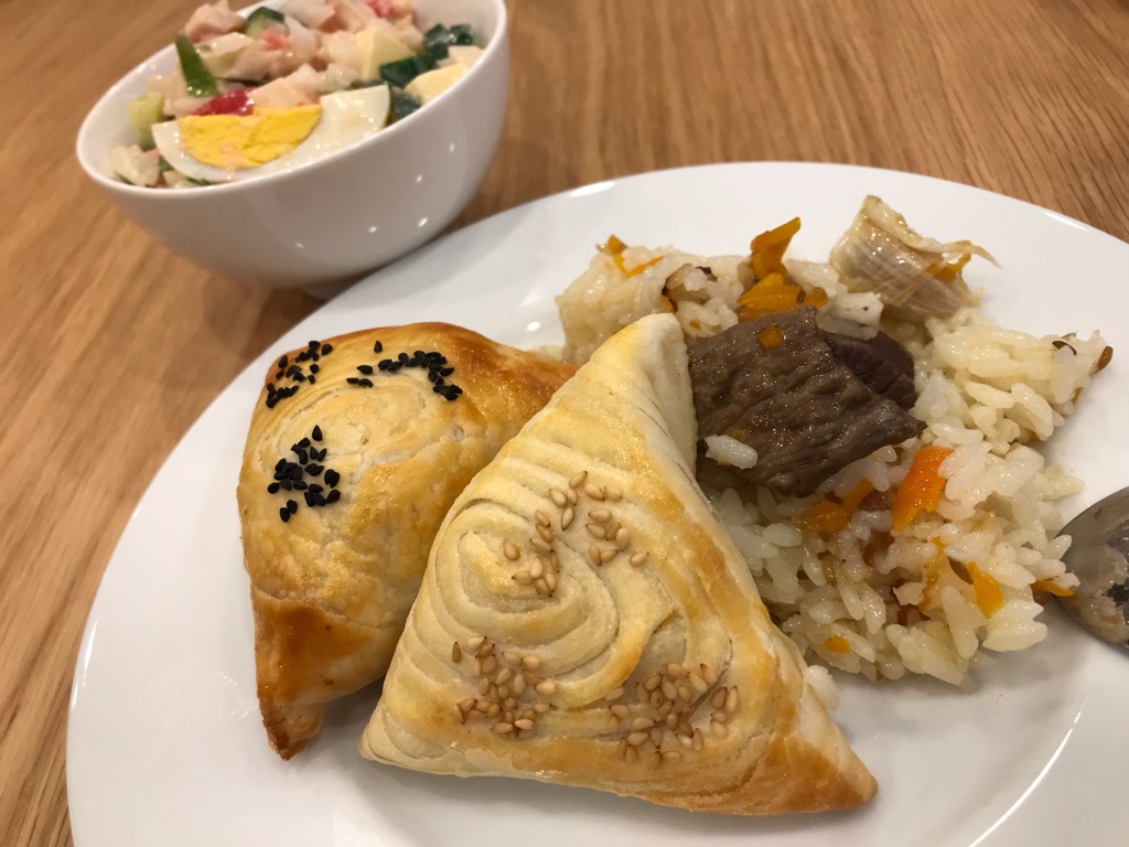 Asako さんの ライラとレイリの揚げ砂糖♡キルギスのハチミツつき