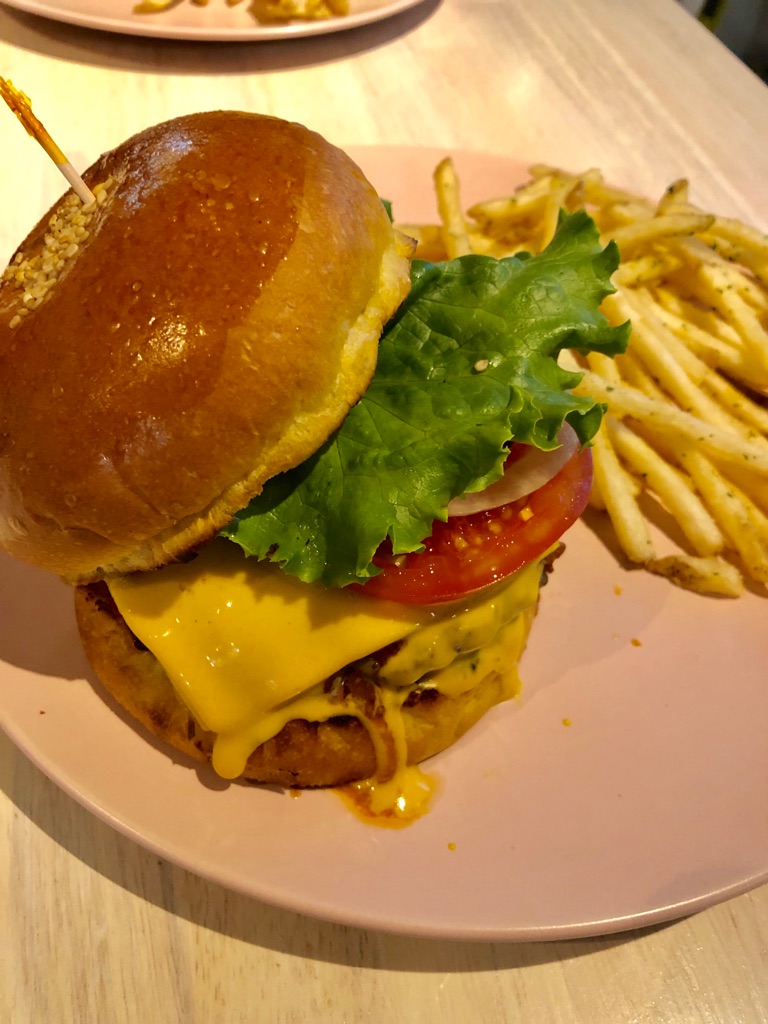 キッチハイク@テディーズ ビガー バーガー 原宿表参道店 さんの 【開催決定✨】18年連続BESTバーガー賞受賞！「テディーズ ビガー バーガー 原宿表参道店」で好きな料理を頼もう (¥1,000 ~ ¥1,999)