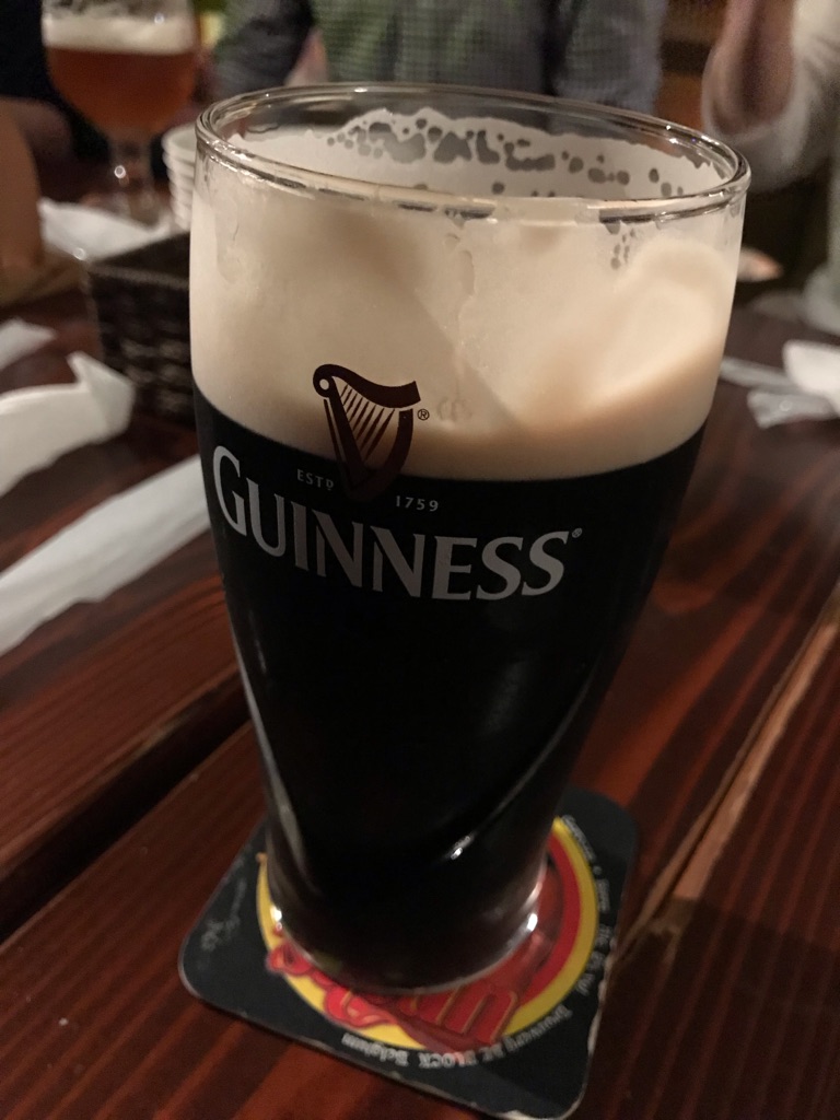 キッチハイク@ファボリ(FAVORI) さんの 【有楽町】ベルギービールならここ！世界のビール150種類が楽しめる「ちょい飲みスタンド」@ファボリ