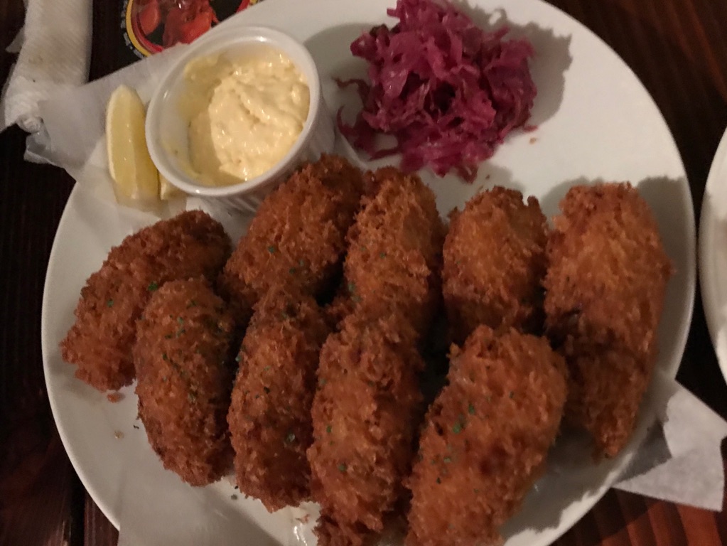 キッチハイク@ファボリ(FAVORI) さんの 【有楽町】ベルギービールならここ！世界のビール150種類が楽しめる「ちょい飲みスタンド」@ファボリ