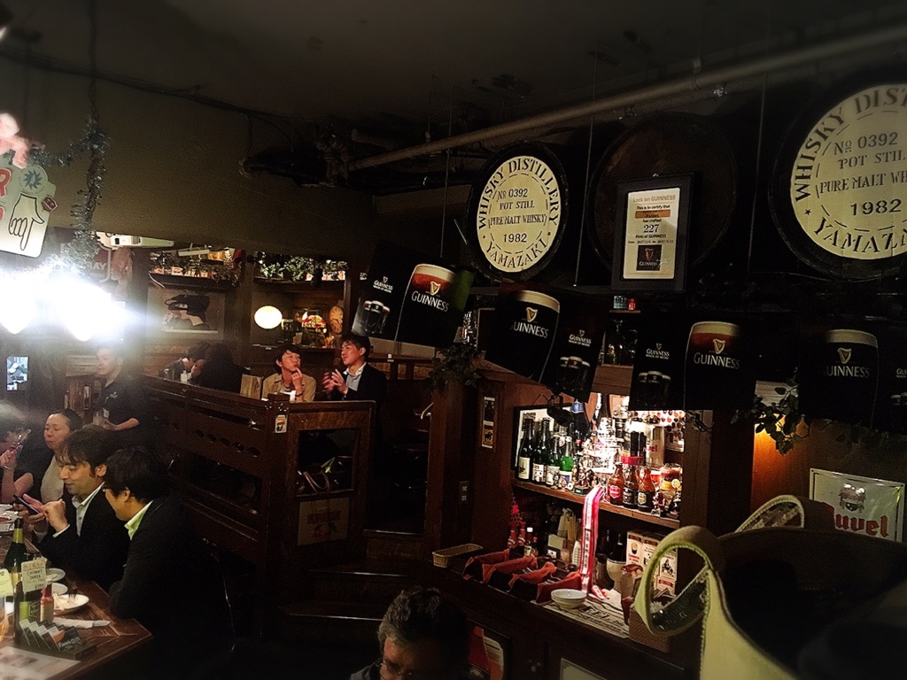 キッチハイク@ファボリ(FAVORI) さんの 【有楽町】ベルギービールならここ！世界のビール150種類が楽しめる「ちょい飲みスタンド」@ファボリ