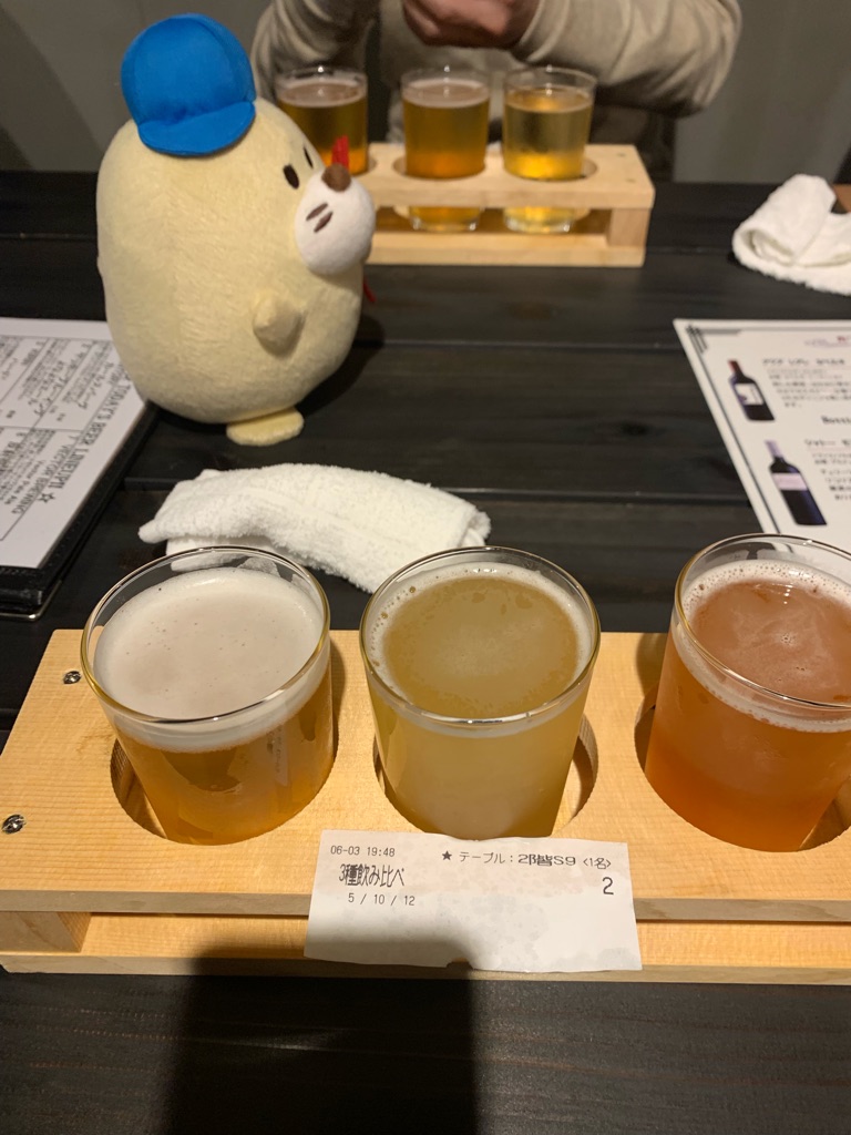 VECTOR BEER 虎ノ門店(ベクタービア) さんの 【虎ノ門】自家醸造のビールを絶品ロティサリーチキンと一緒に味わおう！「ちょい飲みスタンド」@VECTOR BEER 虎ノ門店