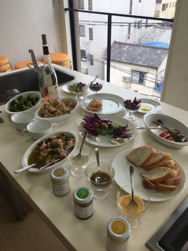 TOKYO HONEY Terrace店長 さんの 【第1回】ハニーテラス食堂♪手軽なオーガニック料理が食べ放題＆ワインを楽しもう♪