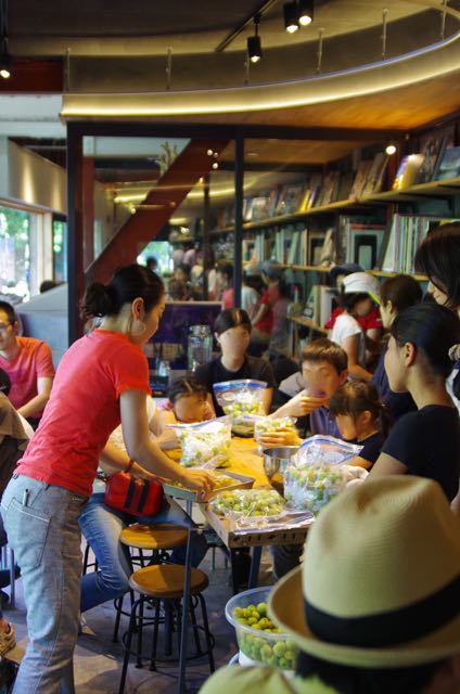 サゴイシオリ さんの フレフレおやさい！＜工作教室と料理教室の中間のような・・学びと遊びの親子ワークショップ＞