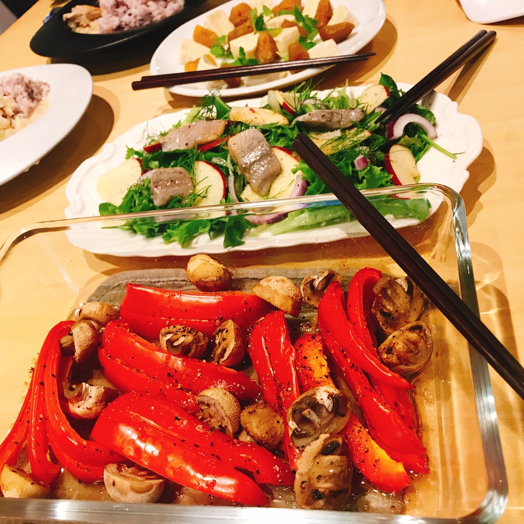 yukari さんの 【イギリス×発酵×カレー❣️ホールスパイスで作る！カルダモン香るイギリスの白いカレー＆美味しいイギリスを食べよう♡】大好き❤️カレーPop-Upデイ。とにかくカレー料理が大好きなCOOKとHIKERが集結😋 楽しいとおいしいはみんなで作る‼️朝から晩までいろんなPop-Upが連続で、まるごと1日みんなで楽しいPop-Upデイ✨@上野キッチハイクキッチン