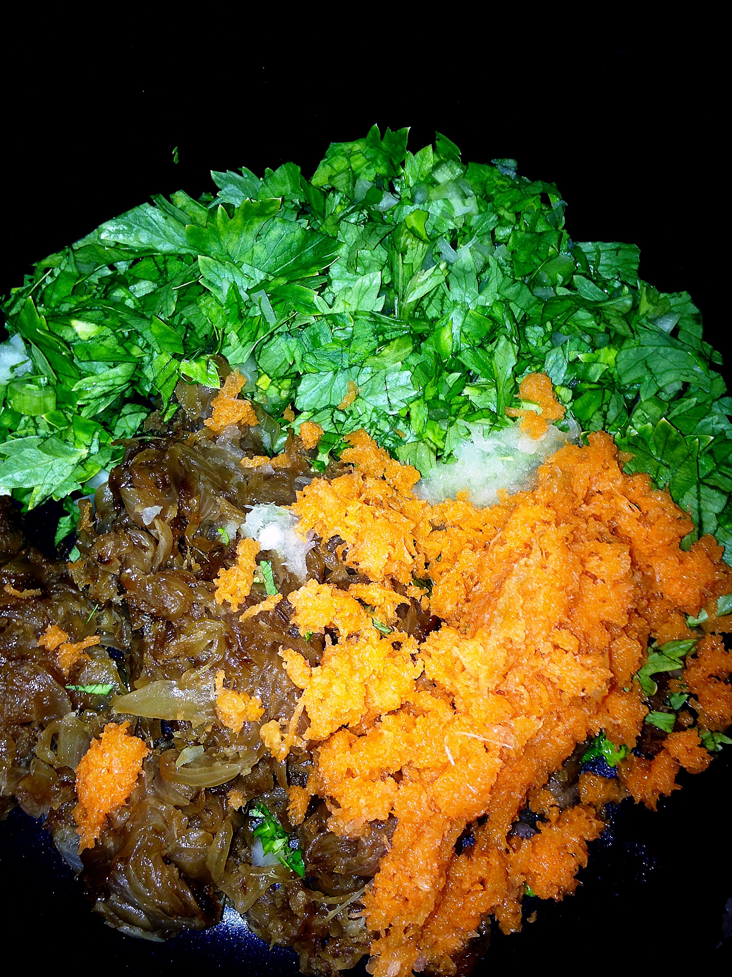 Toshiyuki さんの 【デンマーク×カレー!？ナスのとろとろカレーとデンマークの香りがする副菜作り】 大好き❤️カレーPop-Upデイ。とにかくカレー料理が大好きなCOOKとHIKERが集結😋 楽しいとおいしいはみんなで作る‼️朝から晩までいろんなPop-Upが連続で、まるごと1日みんなで楽しめるPop-Upデイ✨@上野キッチハイクキッチン