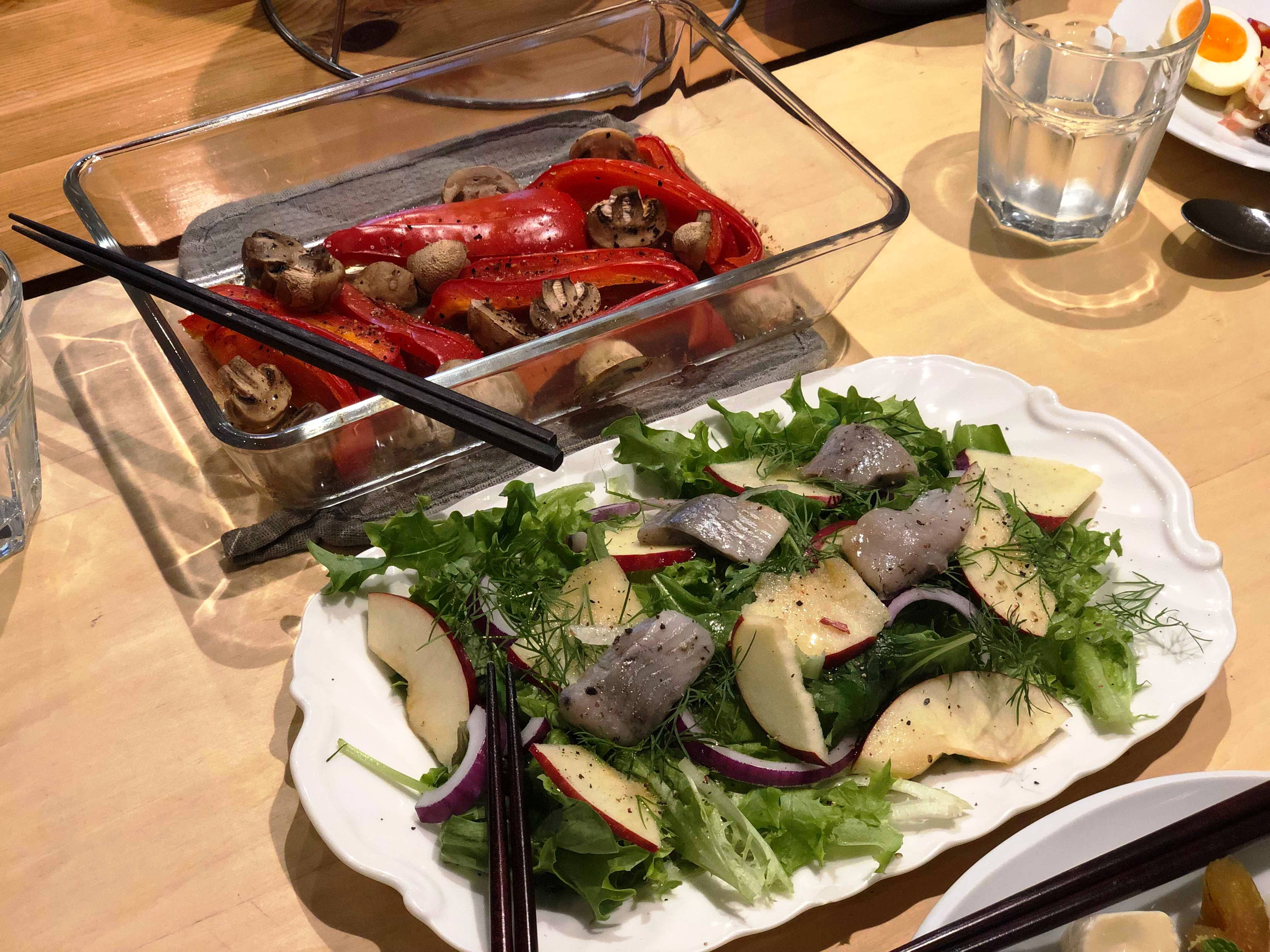 Toshiyuki さんの 【デンマーク×カレー!？ナスのとろとろカレーとデンマークの香りがする副菜作り】 大好き❤️カレーPop-Upデイ。とにかくカレー料理が大好きなCOOKとHIKERが集結😋 楽しいとおいしいはみんなで作る‼️朝から晩までいろんなPop-Upが連続で、まるごと1日みんなで楽しめるPop-Upデイ✨@上野キッチハイクキッチン