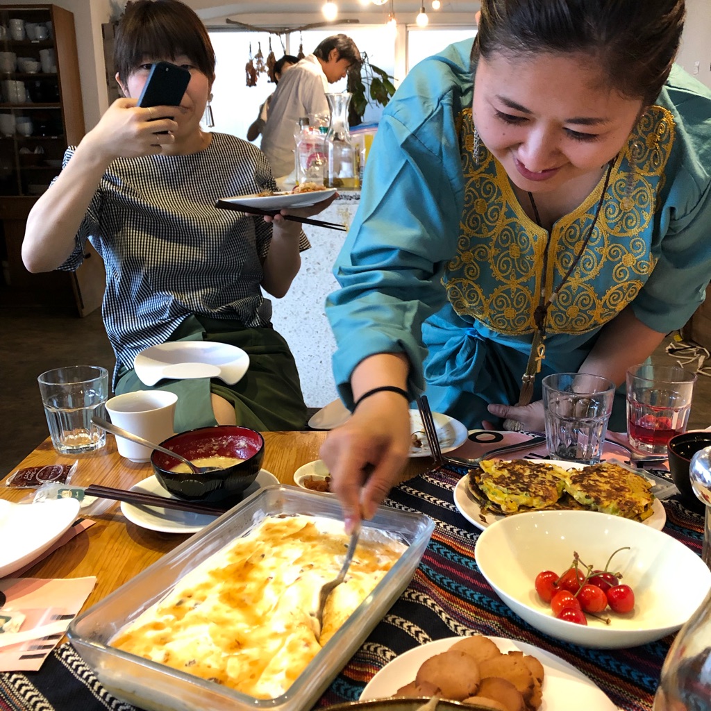 Yuki さんの ＼こんだて決定／アートを感じる洋服作家のアトリエ。『アトリエイプシロンズ』の食卓を、みんなで作ろう。