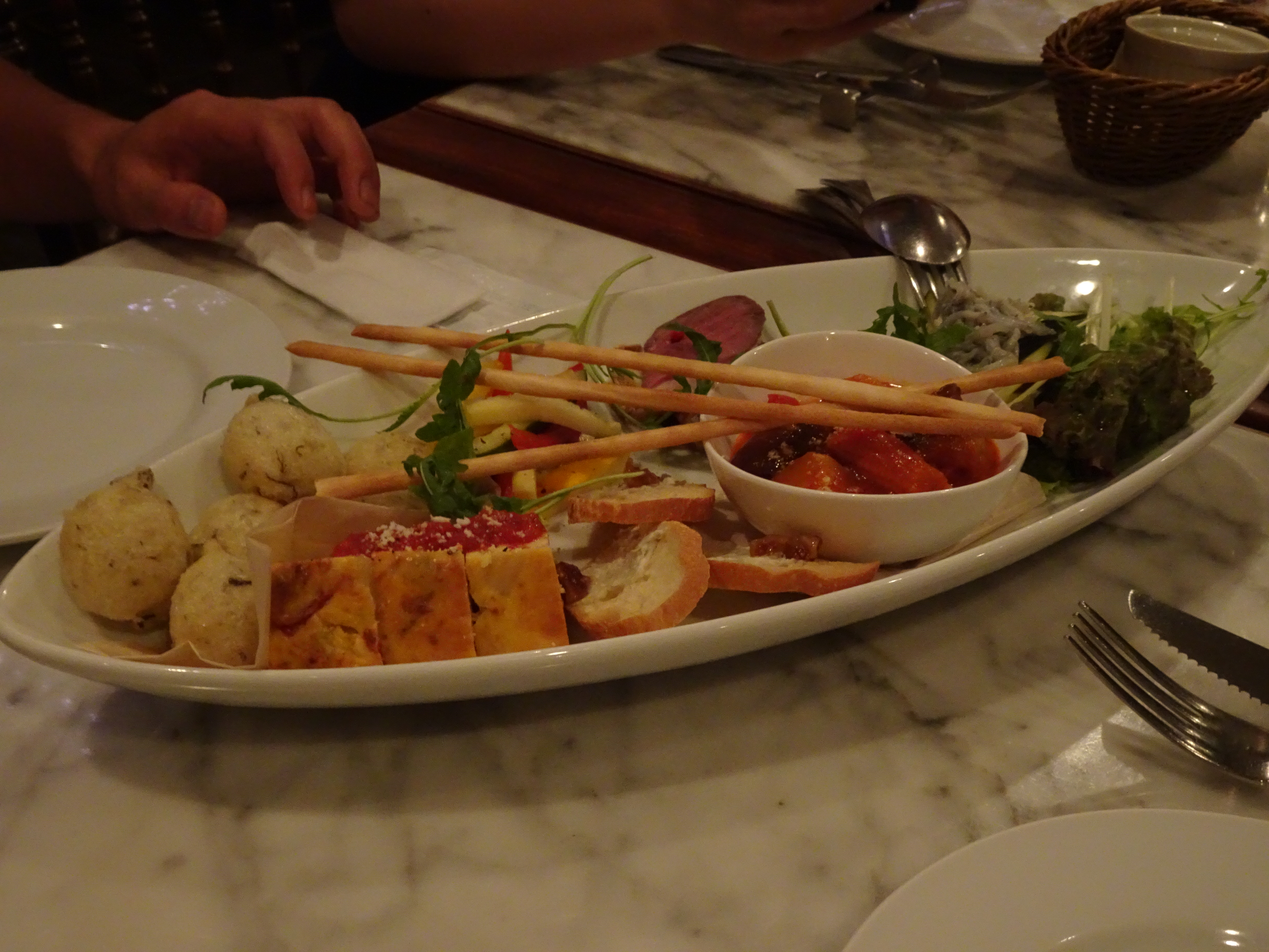 PIZZERIA CAPOLI(カポリ) さんの 『真のナポリピッツァ協会』認定店！「PIZZERIA CAPOLI」で好きな料理を頼もう (¥3,000 ~ ¥3,999)