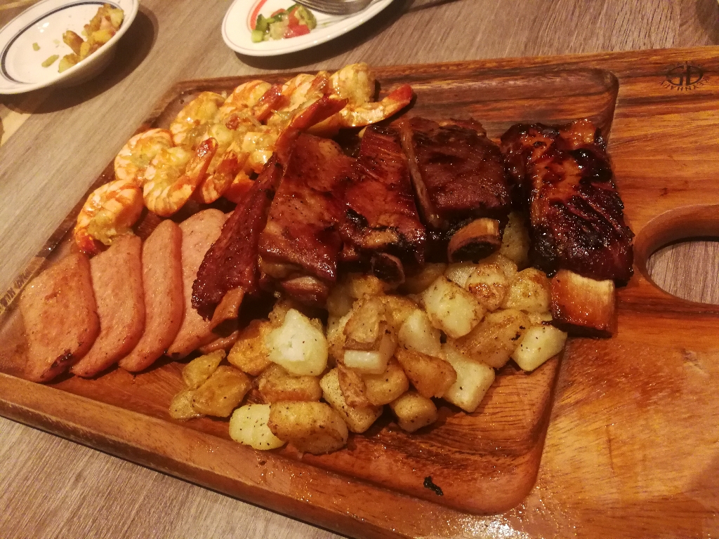 Eggs 'n Things 原宿店 さんの 【キッチハイク限定メニュー】ハワイ生まれのEggs 'n Things で、パンケーキとハワイアンフードを心行くまで堪能しよう！＜原宿店＞