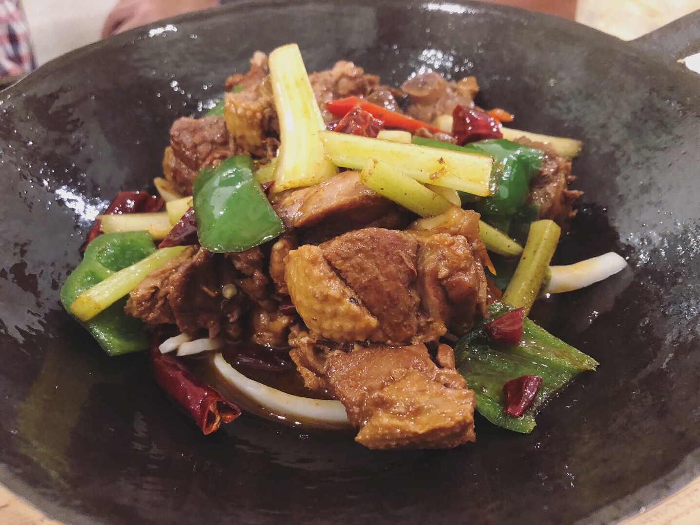 香辣里(シャンラーリー) さんの 発酵・ハーブ・燻製中華！スカッと爽快な辛さを楽しむ本格湖南料理店「香辣里」で好きな料理を頼もう (¥4,000 ~ ¥4,999)