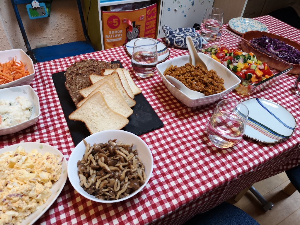 TAKARA さんの 酒粕ラバーに送る🍶【発酵チーズフォンデュwith酒粕酵母パン】大好き❤️発酵Pop-Upデイ。とにかく発酵料理が大好きなCOOKとHIKERが集結😋 楽しいとおいしいはみんなで作る‼️朝から晩までいろんなPop-Upが連続で、まるごと1日みんなで楽しめるPop-Upデイ✨@上野キッチハイクキッチン