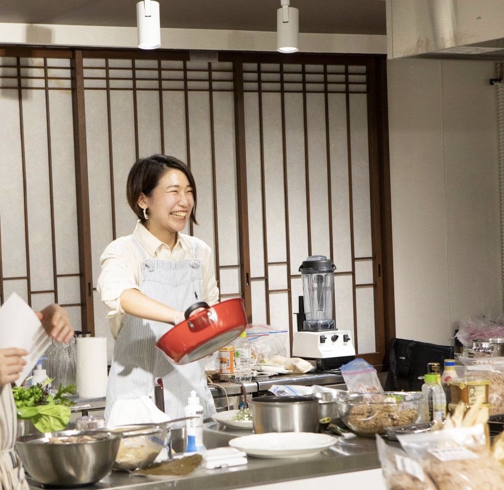 鹿児島県指宿市 さんの 《鹿児島県・指宿市》優しさ&強さ？二種類の鰹節を削って、食べ比べ体験！五感を通じて地域を学ぶ、地酒つきのごはん会