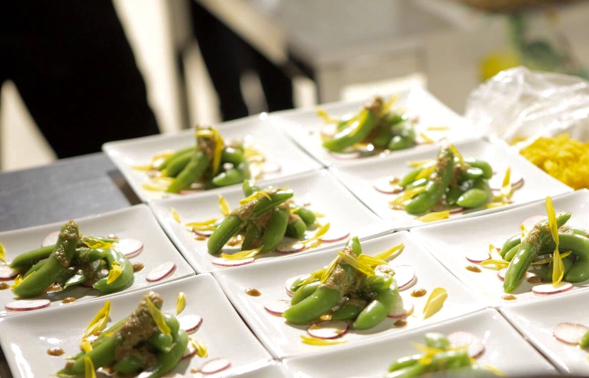 鹿児島県指宿市 さんの 《鹿児島県・指宿市》優しさ&強さ？二種類の鰹節を削って、食べ比べ体験！五感を通じて地域を学ぶ、地酒つきのごはん会