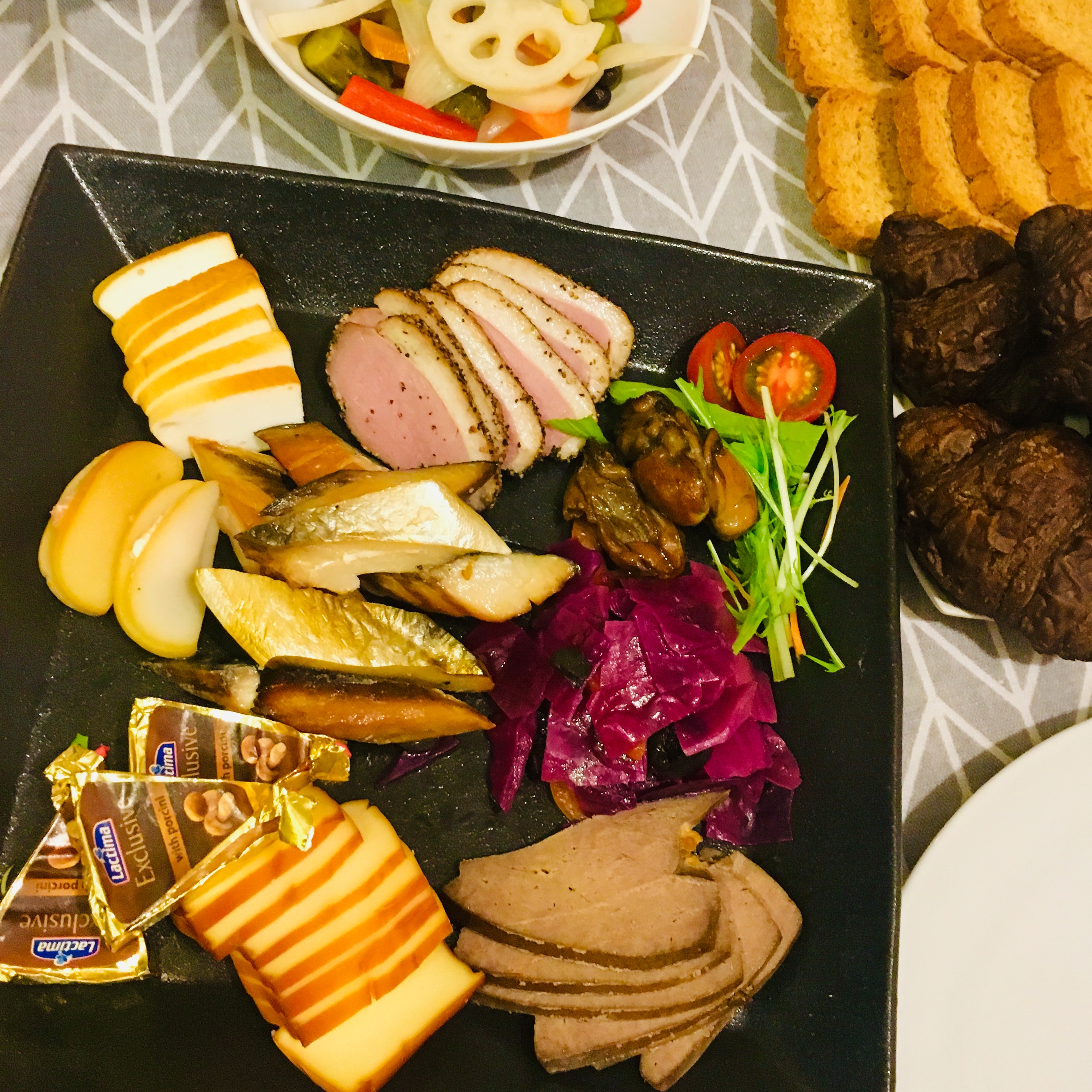 はっち さんの 【はっちの晩ごはん】日常おかずと土鍋ごはんでおもてなし。