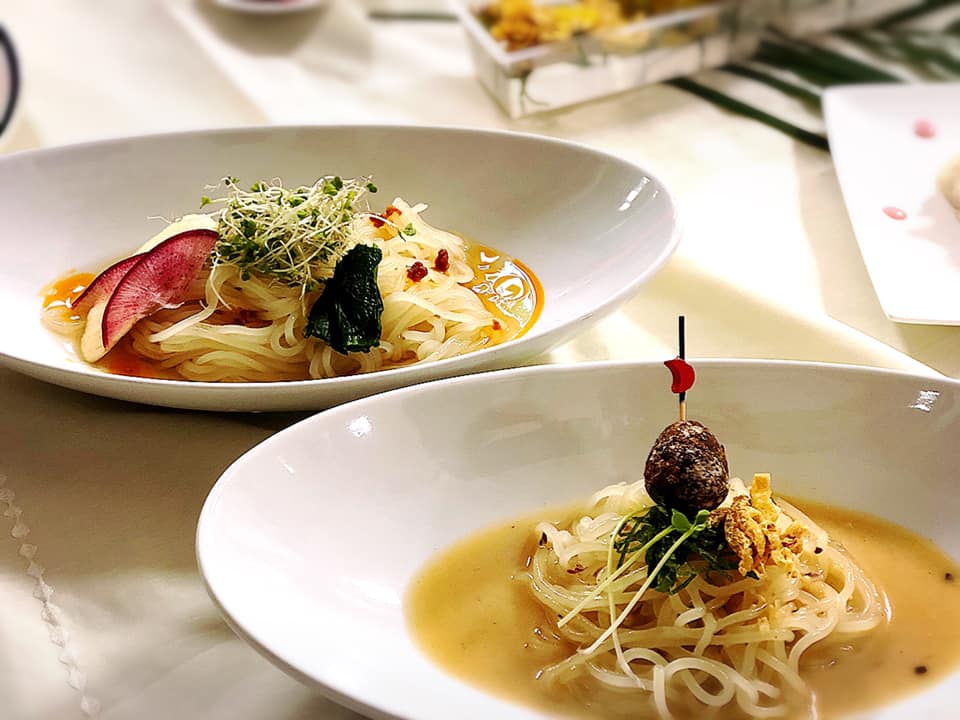 Naoko さんの Evelyneといっしょに「イースターのオムレツ」作って、仏の食文化も学ぶランチ