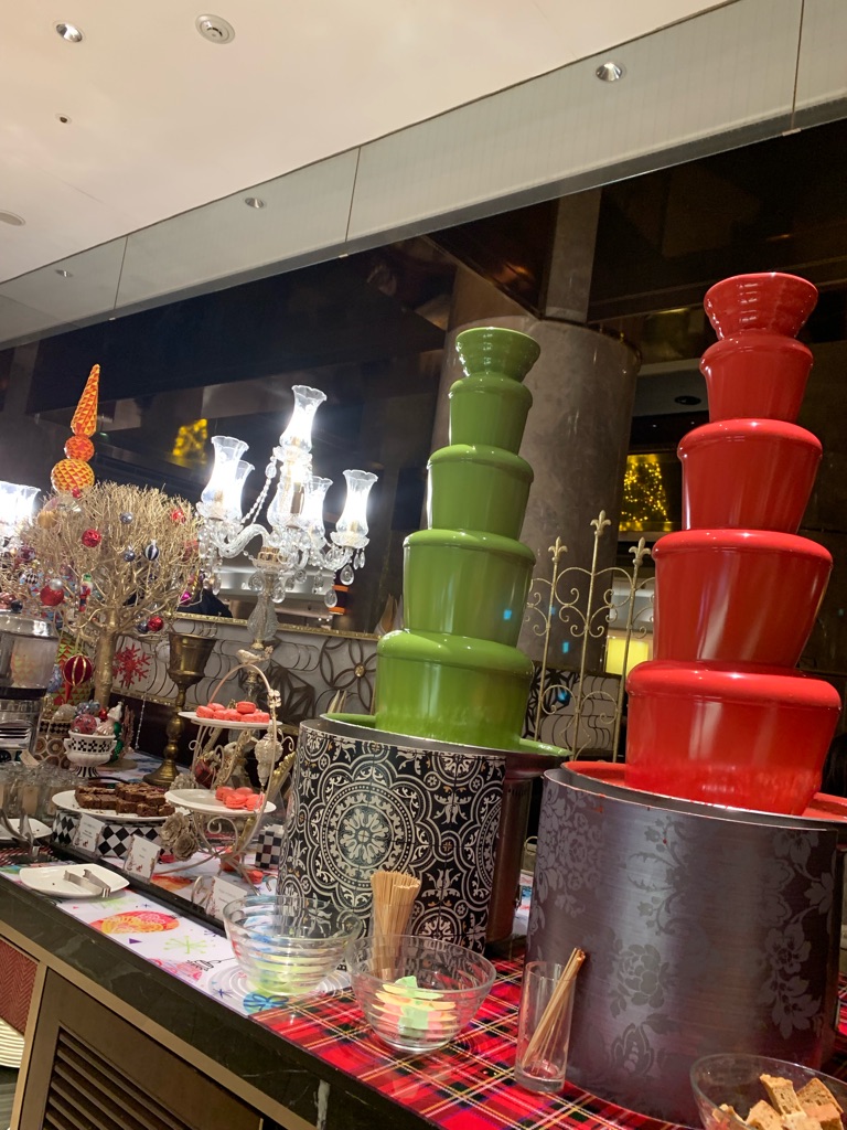 ロビーラウンジ 「マーブルラウンジ」 ヒルトン東京 さんの 「マーブルラウンジ ヒルトン東京」でクリスマス気分を味わおう (¥5,000 ~ ¥5,999)