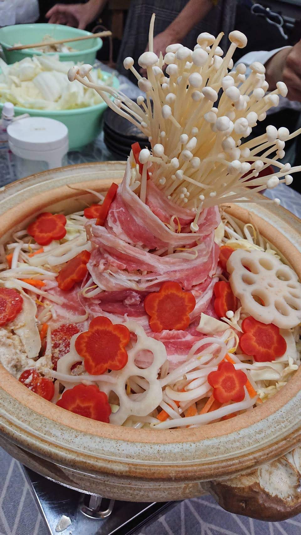 Naoko さんの 【トレンド鍋！？】肉タワー鍋を作って食べよう！