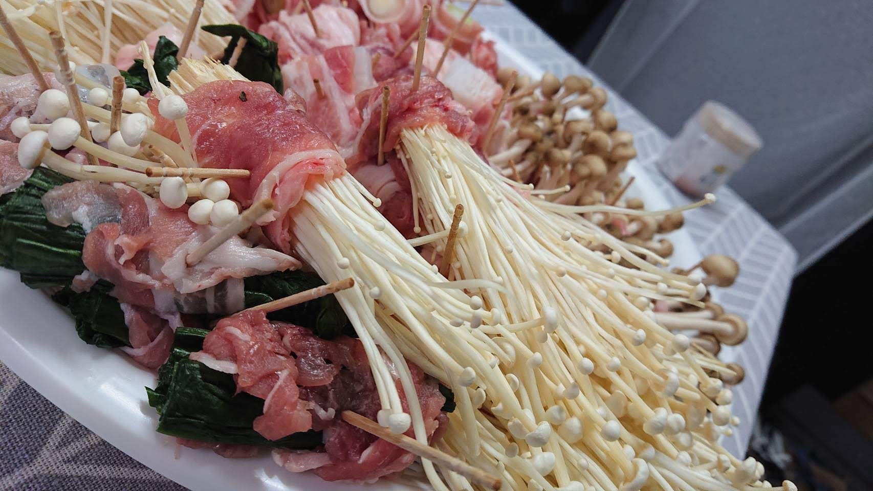 Naoko さんの 【トレンド鍋！？】肉タワー鍋を作って食べよう！