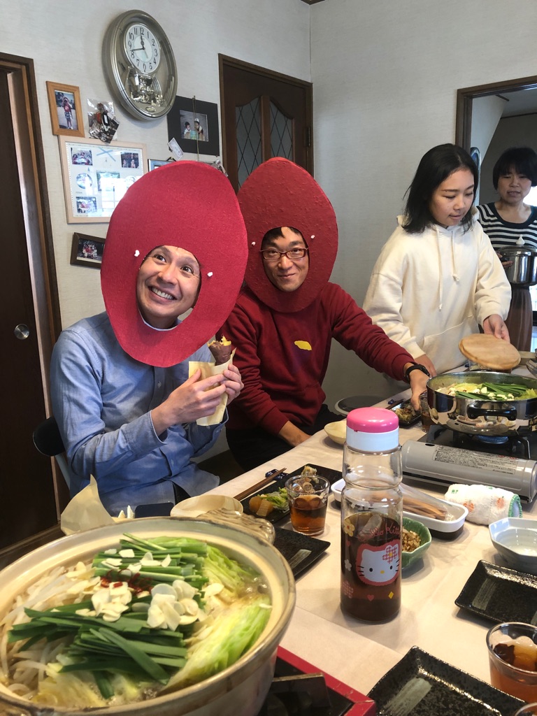 akinori さんの 所沢で焼き芋パーリー！「皮パリッ、蜜ジュワ〜」トロットロ！ヨネの田舎料理もタップリ〜😆