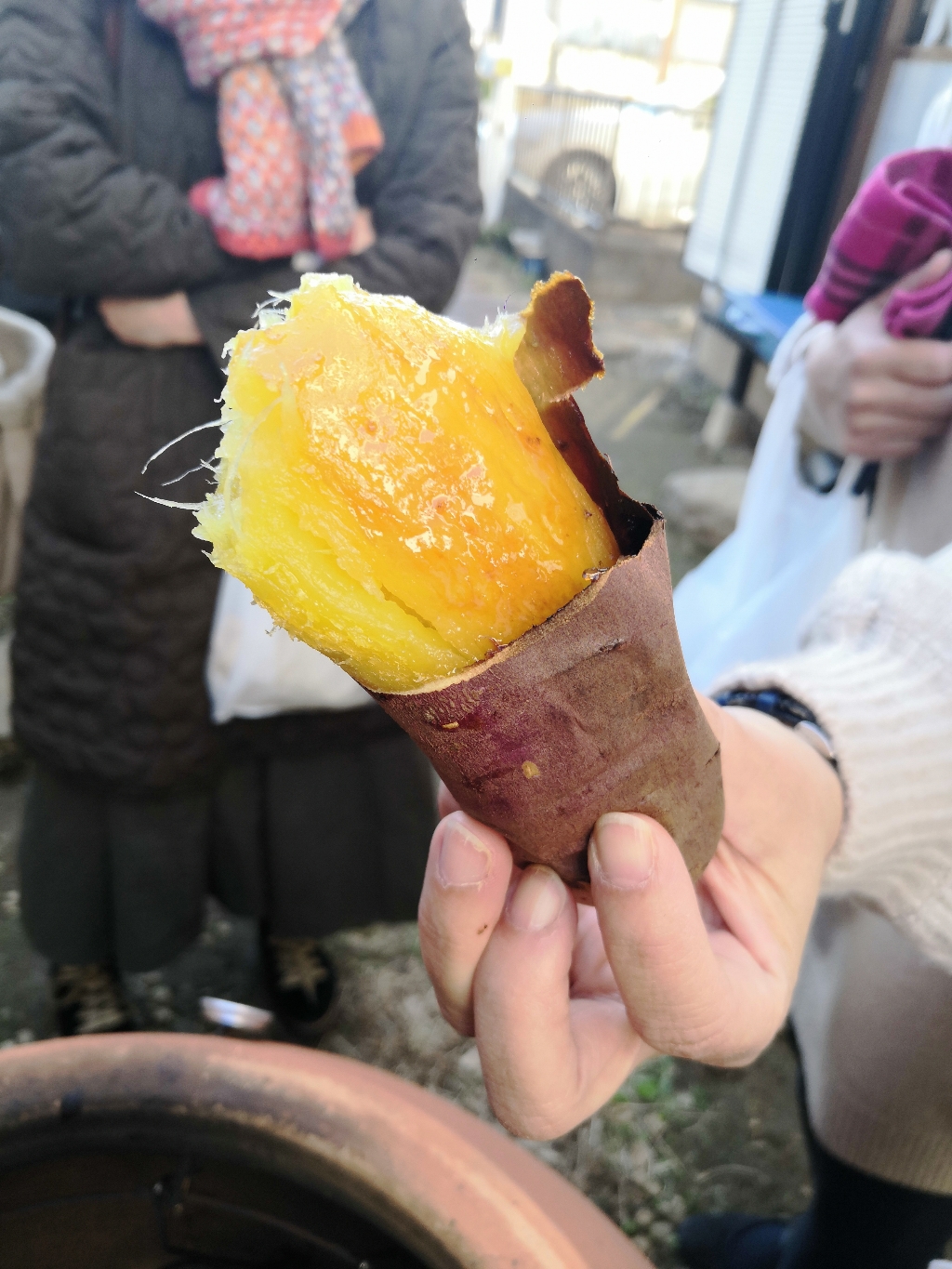 akinori さんの 所沢で焼き芋パーリー！「皮パリッ、蜜ジュワ〜」トロットロ！ヨネの田舎料理もタップリ〜😆