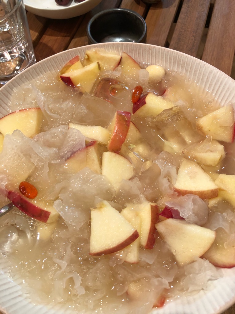 Yuki さんの 薬膳きのこ鍋と中国茶（と白酒）でほっこり宴@初台キャメルクラッチ