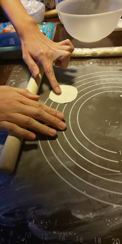 亜木 さんの 【満員御礼！団欒水餃子】皮から作る！本格水餃子をみんなで包んで食べちゃう会🥟