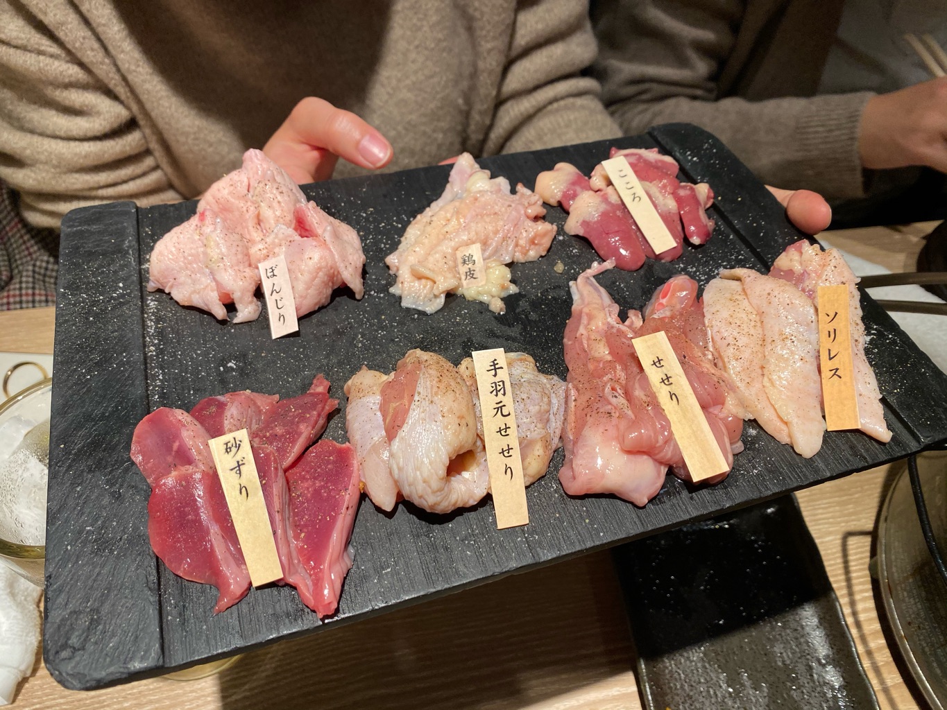 なゝ樹 本店(ななき) さんの 【地鶏鍋】地鶏の水炊き鍋は絶品！目の前で網焼きする”鶏焼き”も大人気