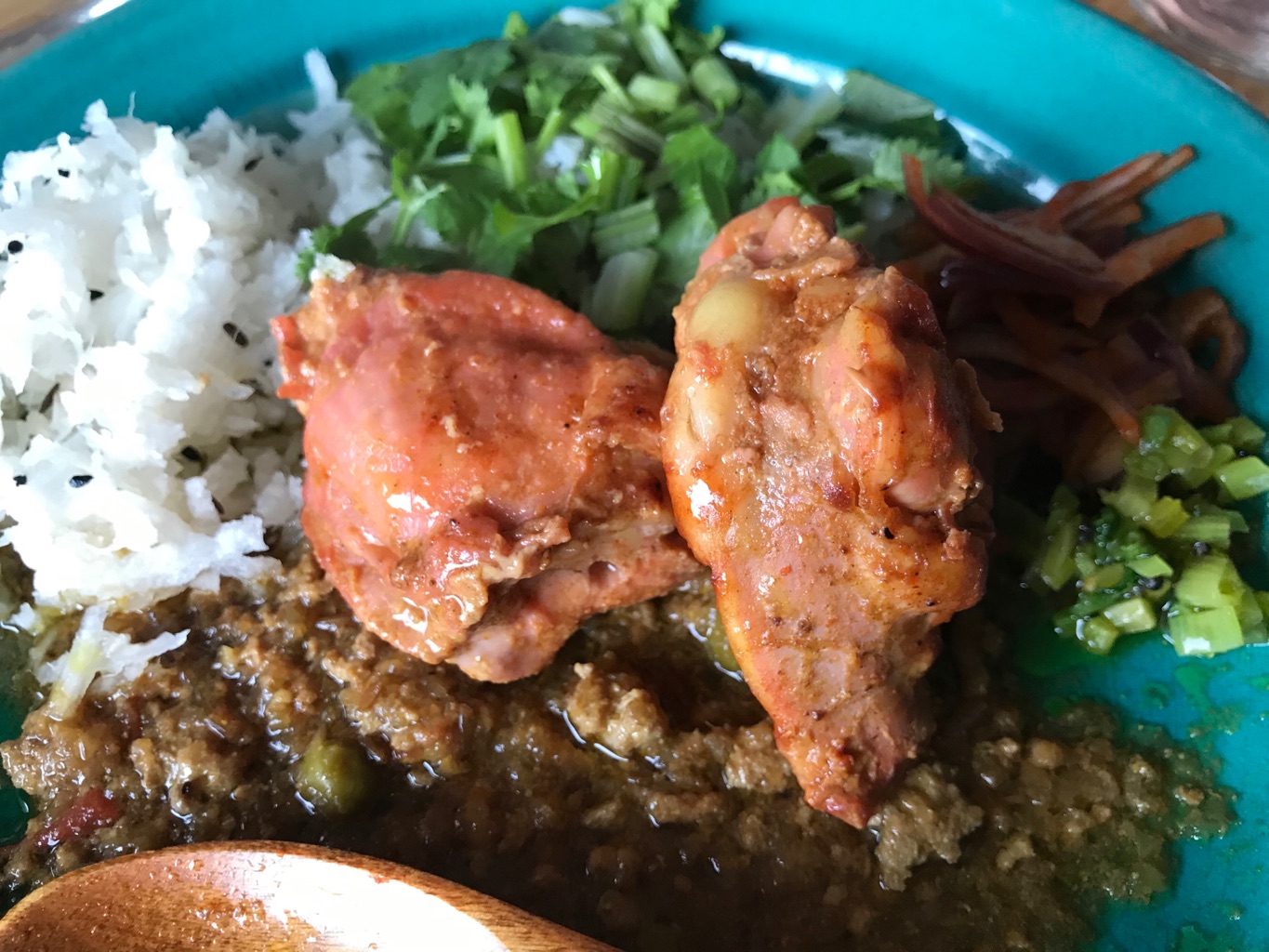 けいすけ さんの 【至福のポークビンダルー】大好き❤️カレーPop-Upデイ。とにかくカレー料理が大好きなCOOKとHIKERが集結😋 楽しいとおいしいはみんなで作る‼️朝から晩までいろんなPop-Upが連続で、まるごと1日みんなで楽しめるPop-Upデイ✨@上野キッチハイクキッチン